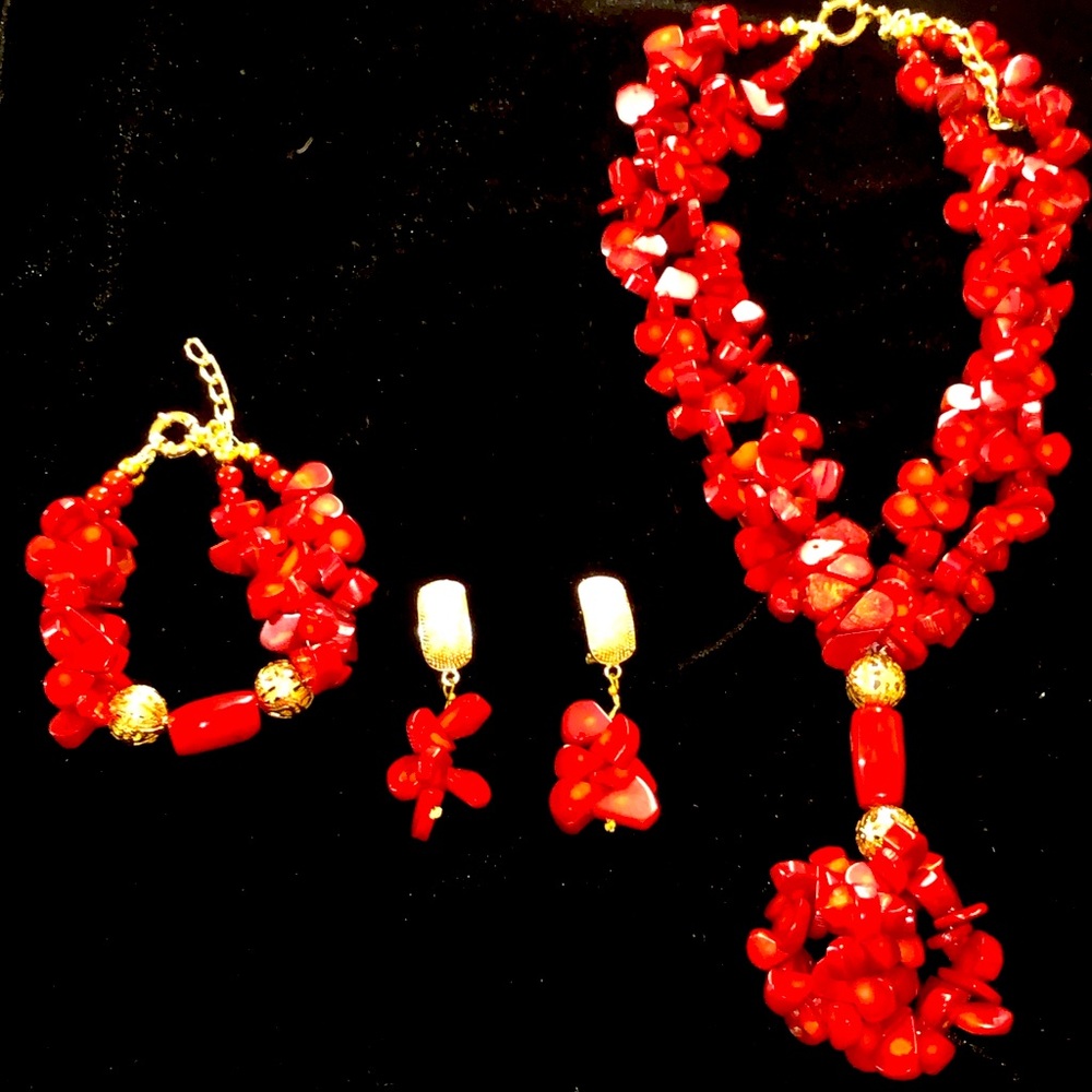 Authentic Coral Beads Set: Necklace; Bracelet & a pair of Ear-Rings. Pre-owned.